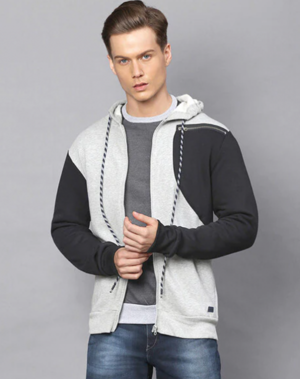 Hoodie dengan Aksen Resleting di Lengan